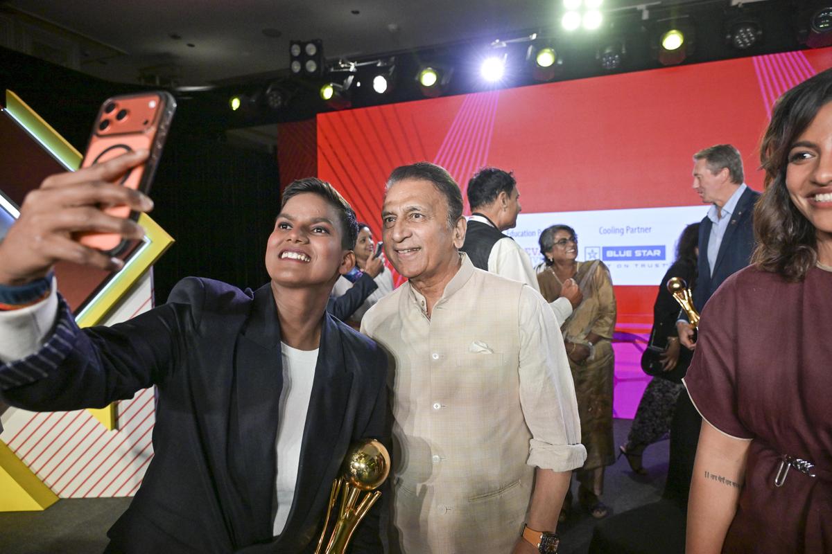 Deepti Sharma, left, with Sunil Gavaskar during the Sportstar Aces awards held at Taj Hotel in Mumbai.