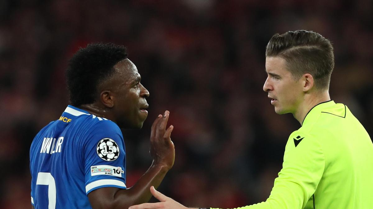 UEFA está a investigar alegações de “comportamento discriminatório” contra Vinicius