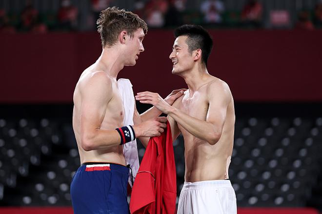 China’s Chen Long (right) greets Denmark’s Viktor Axelsen(left) after losing the men’s singles final at the Tokyo 2020 Olympic Games at Musashino Forest Sport Plaza on August 02, 2021 in Chofu, Tokyo.