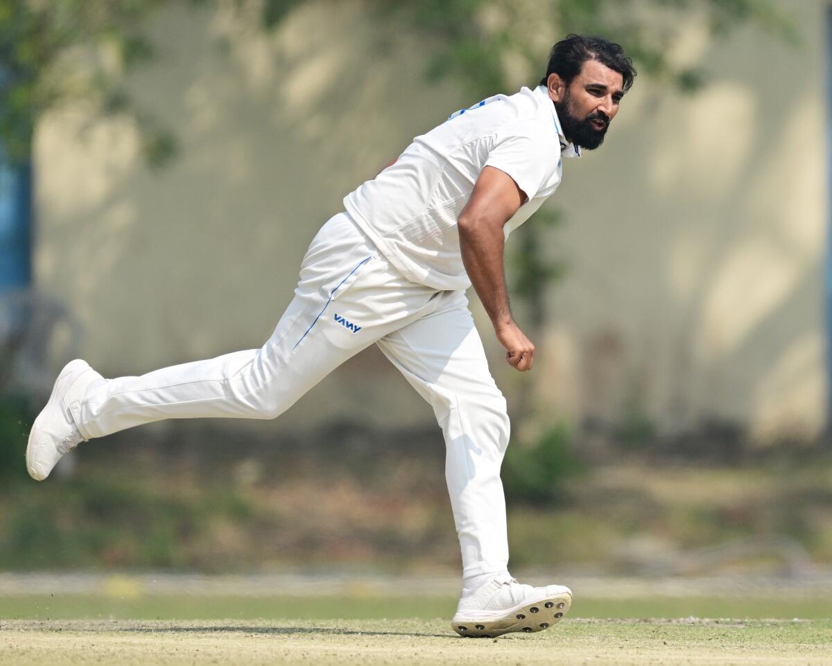 Shami was persistant as he posed tough questions to the Jammu and Kashmir batters, only for all the hardwork to be undone by a dismal batting collapse by Bengal. Shami was persistant as he posed tough questions to the Jammu and Kashmir batters, only for all the hardwork to be undone by a dismal batting collapse by Bengal.