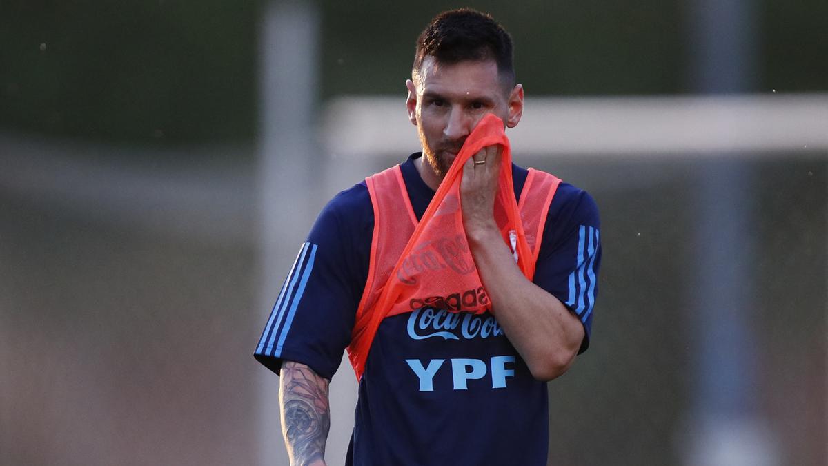 Messi a doubtful starter for Argentina; Vinicius back with Brazil for World Cup qualifying