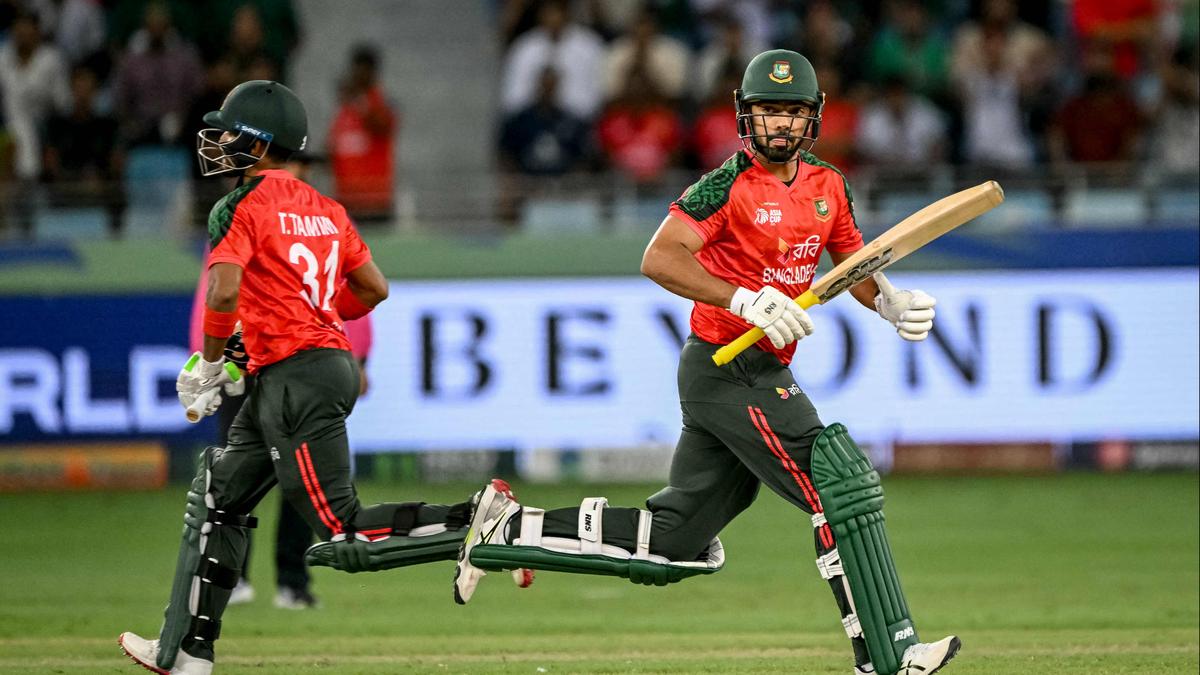 PAK vs BAN Live Score, Asia Cup 2025 Super Fours: Bangladesh wins the toss and opts to bowl against Pakistan; Lineups announced