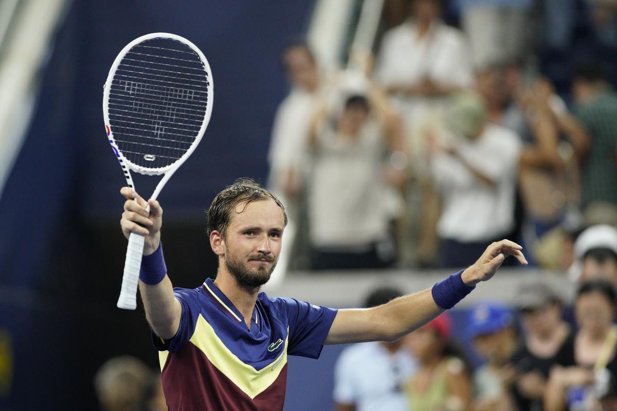 Tennis: Russian star Daniil Medvedev comfortably goes past Arthur