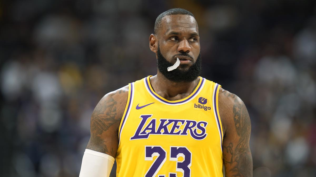 Lakers' LeBron James Responds to Nuggets' Offseason Comments Ahead of Opener