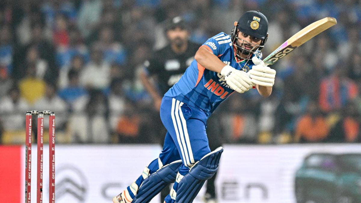 India vs New Zealand Live Score, 1st T20I: NZ 181/5 (18); Phillips falls for 78; Varun picks two wickets; IND 238/7
