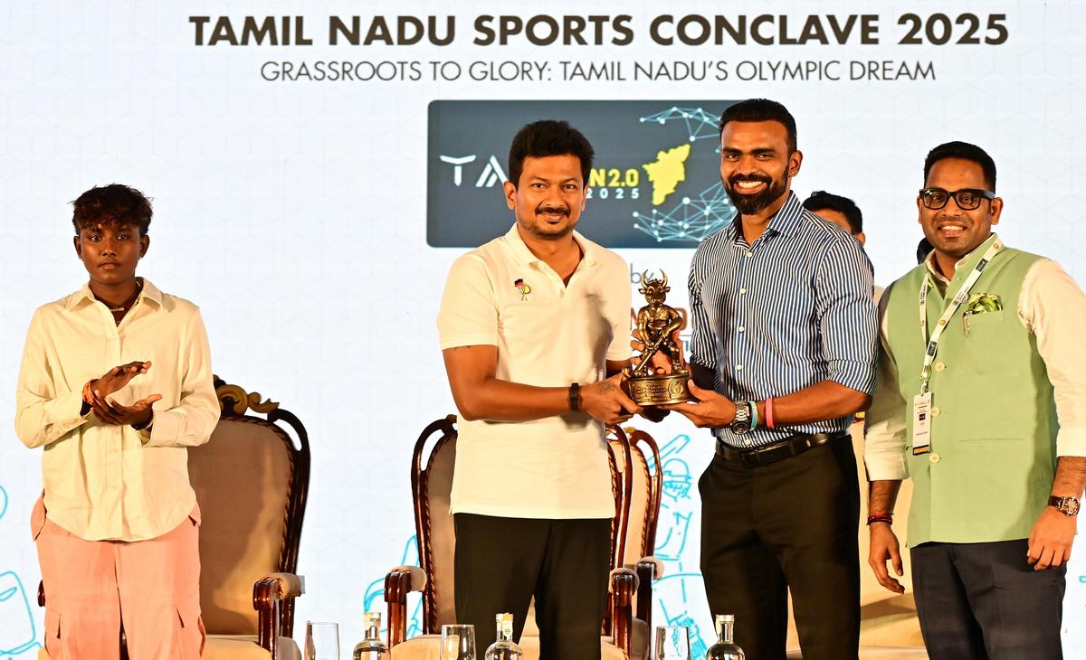 Tamil Nadu deputy CM MK Stalin felicitates P.R. Sreejesh at the Tamil Nadu Sports Conclave (TASCON) in Chennai.