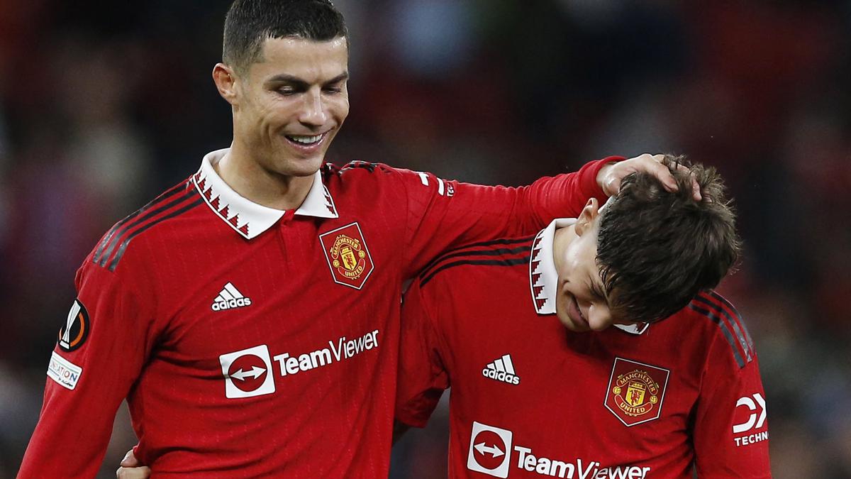 Ronaldo on target as Manchester United seals Europa League knockout spot