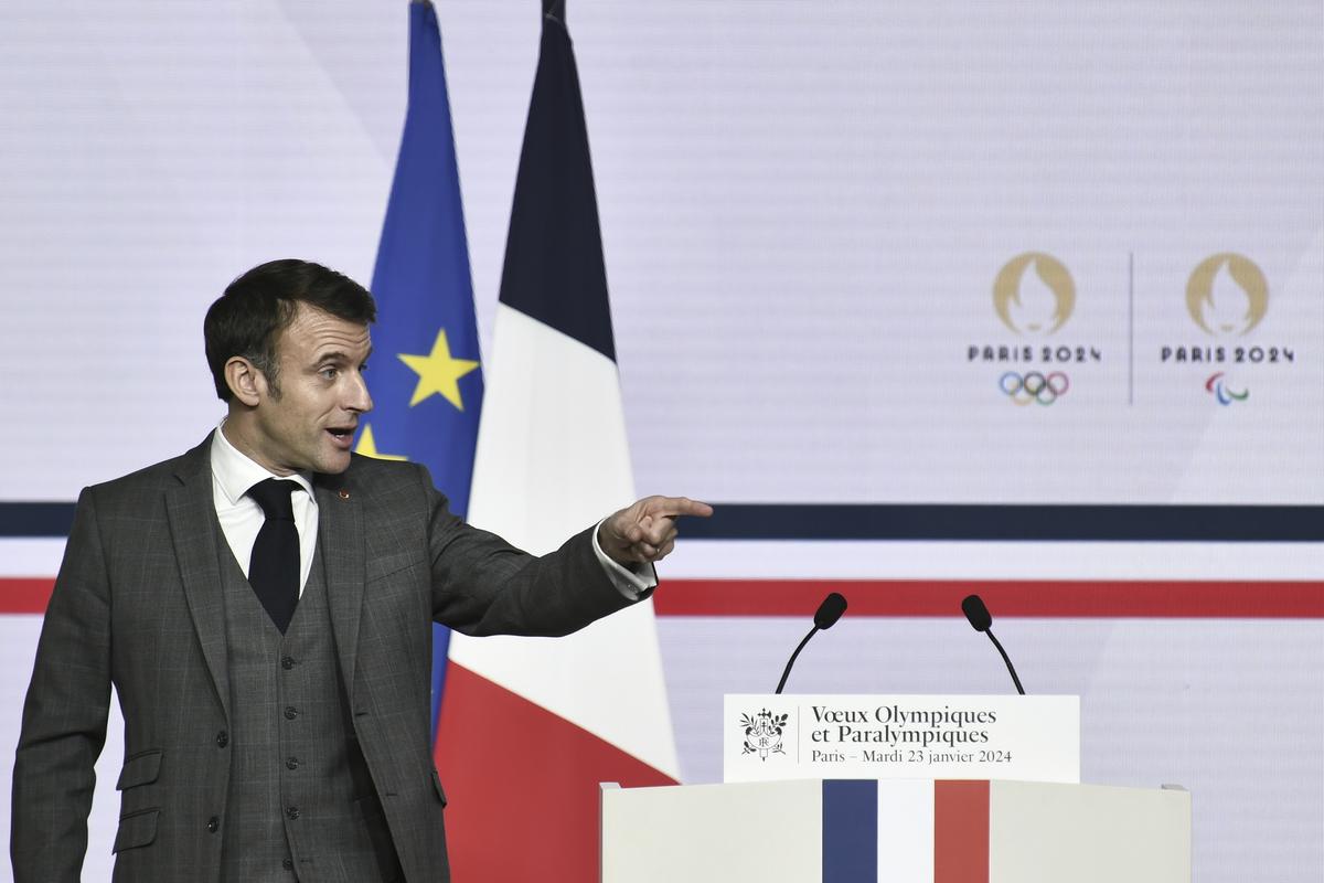 Macron urges top 5 finish for France at home Olympics