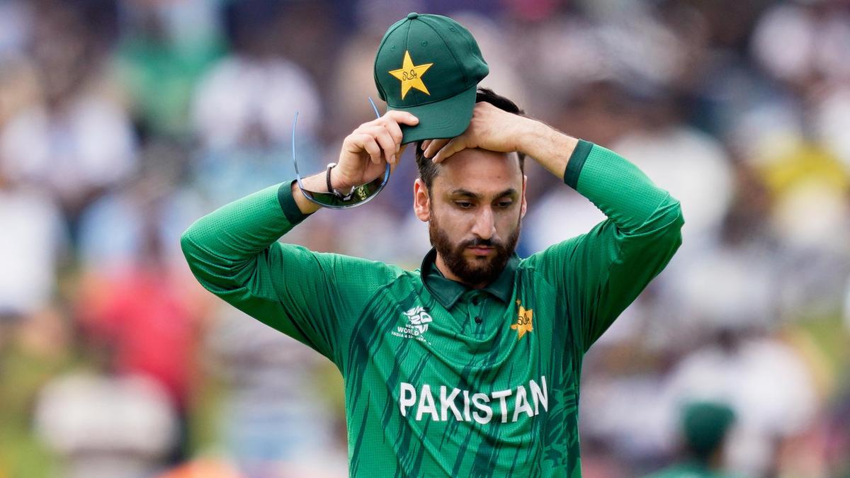 How can Pakistan qualify for the semifinal after New Zealand’s loss to England?