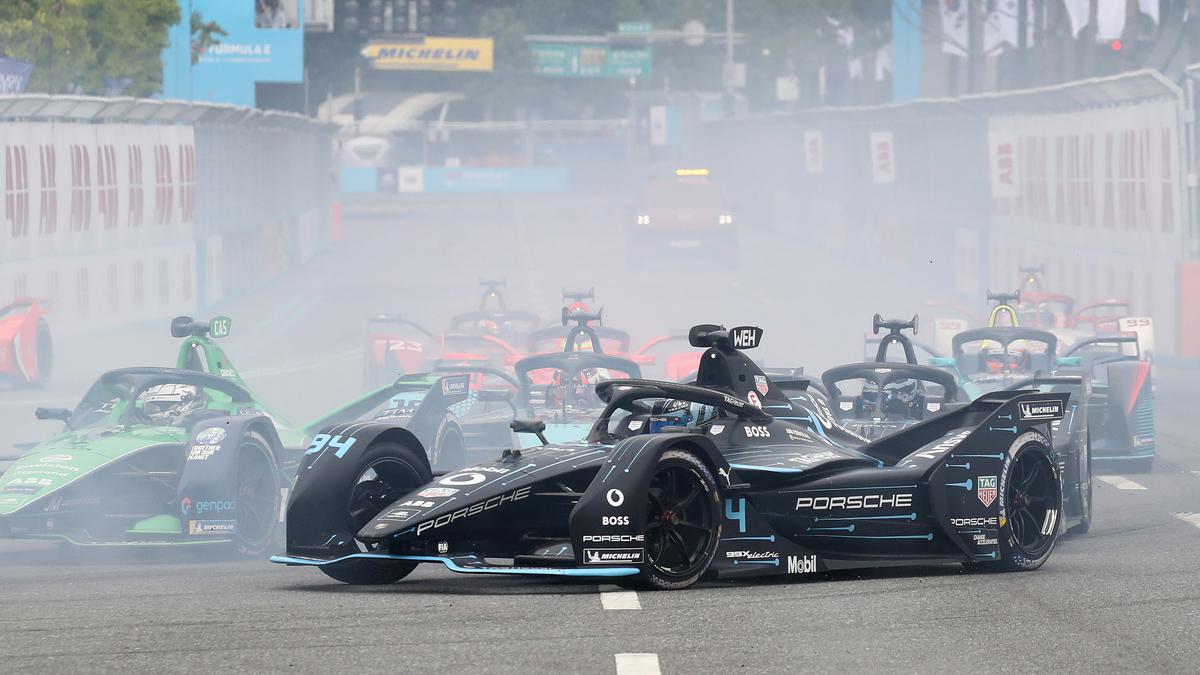 Porsche’s Wehrlein wins first of two Saudi Arabia Formula E races