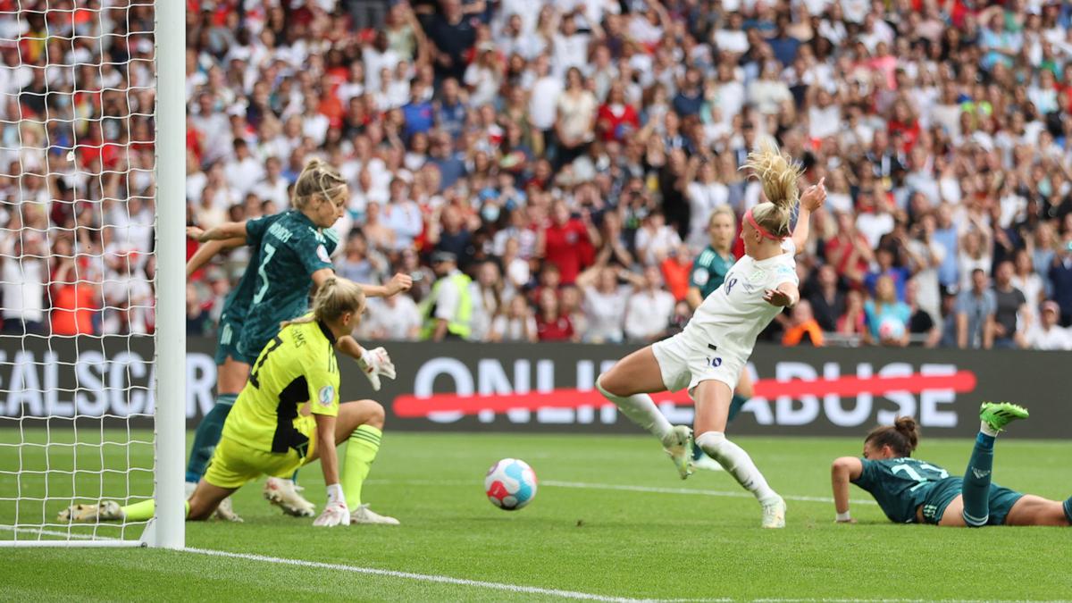 Netherlands vs England LIVE: Women's Nations League result and final score  as Lionesses concede late goal