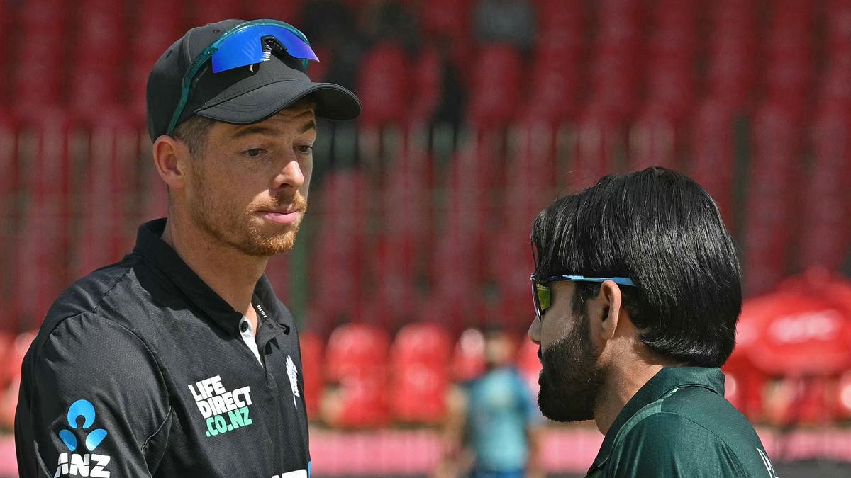 PAK vs NZ final live score; ODI Tri-Series: Pakistan top order fails after Rizwan opts to bat first