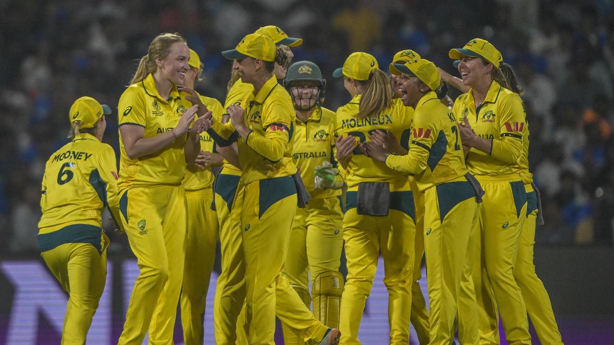India vs Australia, World Cup semfinal: Smriti Mandhana unhappy after UltraEdge gives her out