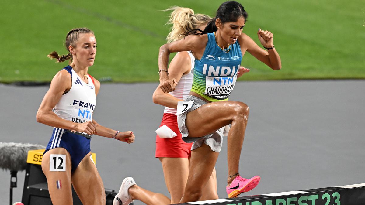MANY lead changes and a Pan Am Record in women's 3000m steeplechase make  for entertaining final 
