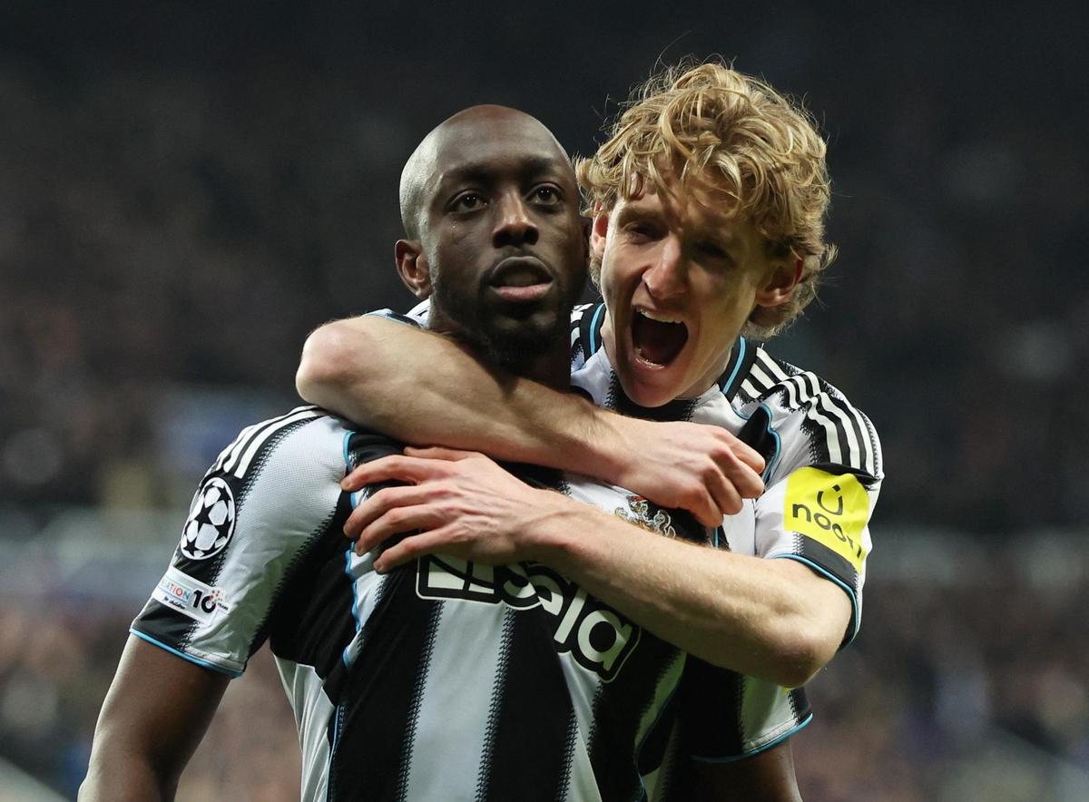 Yoane Wissa, ktorý prestúpil z Brentfordu do Newcastlu United v septembri minulého roka, strelil svoj prvý gól v Lige majstrov UEFA proti holandskému majstrovi PSV Eindhoven. 