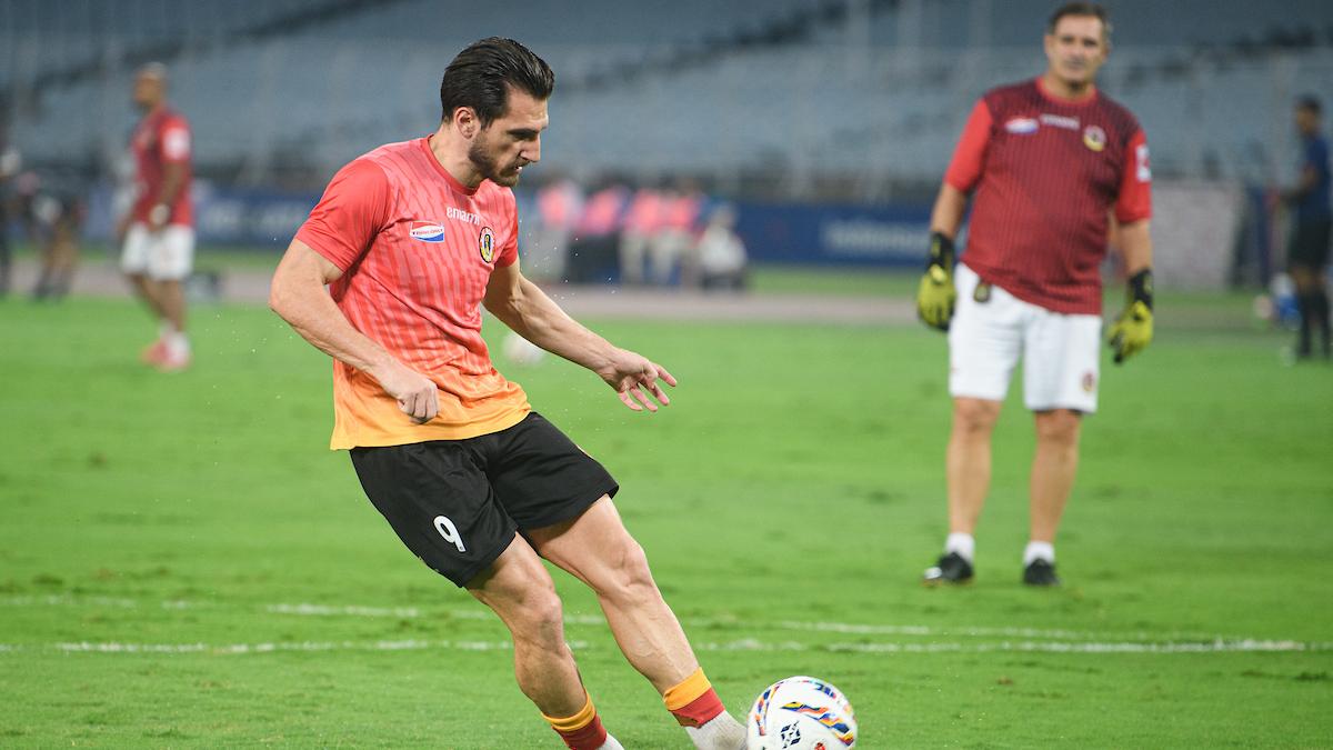 ISL 2024-25: East Bengal eyes a win against Bengaluru FC to keep playoff hopes alive