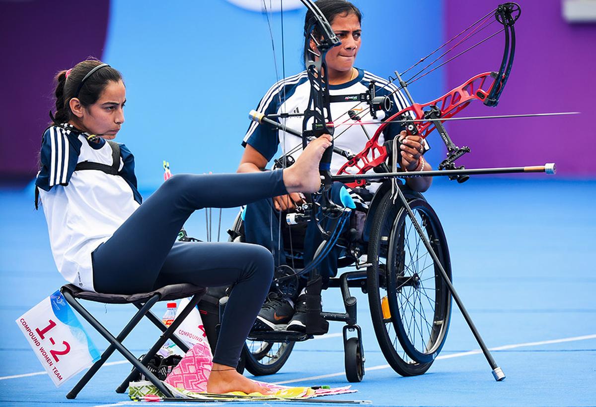 Sheetal Devi (L) during the archery event at the 4th Asian Para Games in Hangzhou, China.
