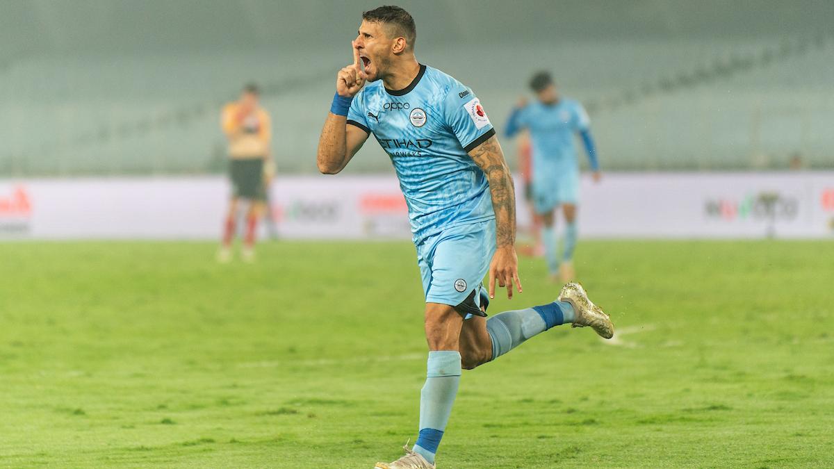 ISL 2023-24: Karelis brace helps Mumbai City stun East Bengal 3-2 in its own den