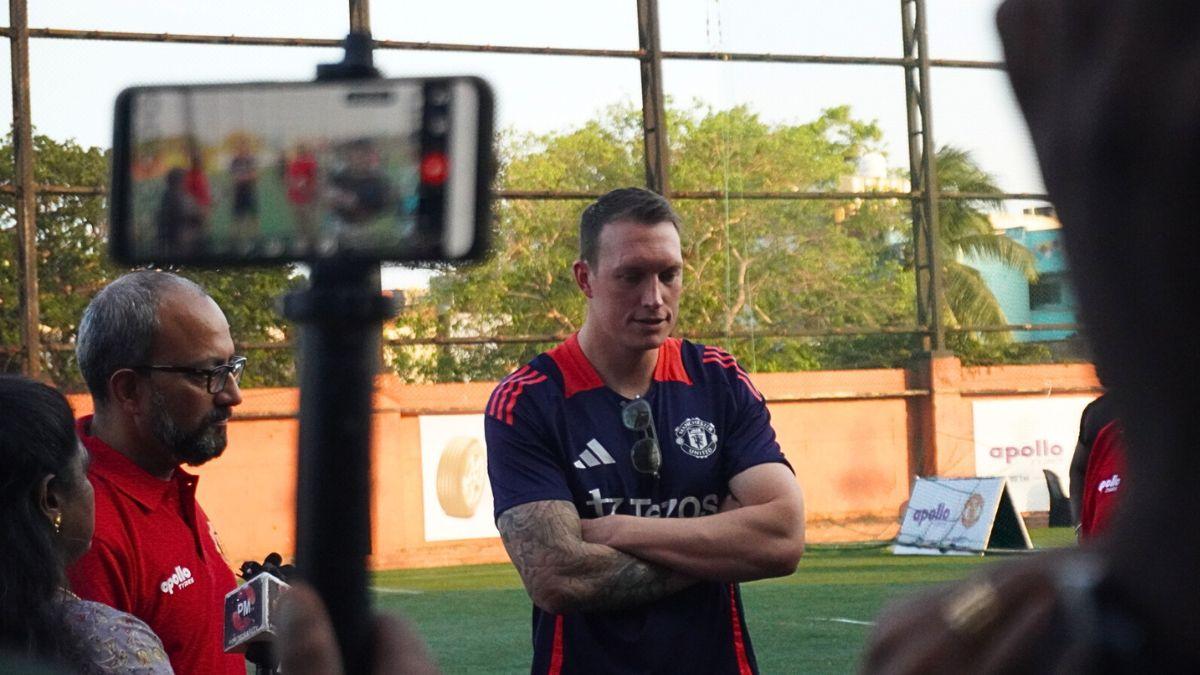 Jones, víťaz Premier League, bol tu pre cestu Apollo Tires do Old Trafford-jedinečný päťročný futbalový turnaj, ktorý podporuje United.