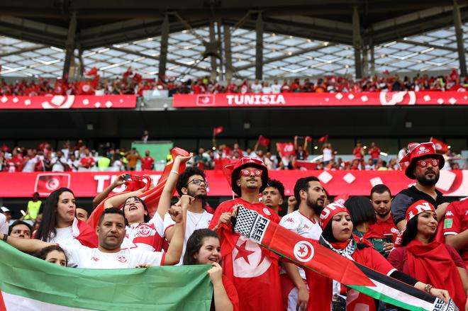 Le stade Education City est devenu rouge mais à la grande déception du Danemark, tous sont des supporters tunisiens
