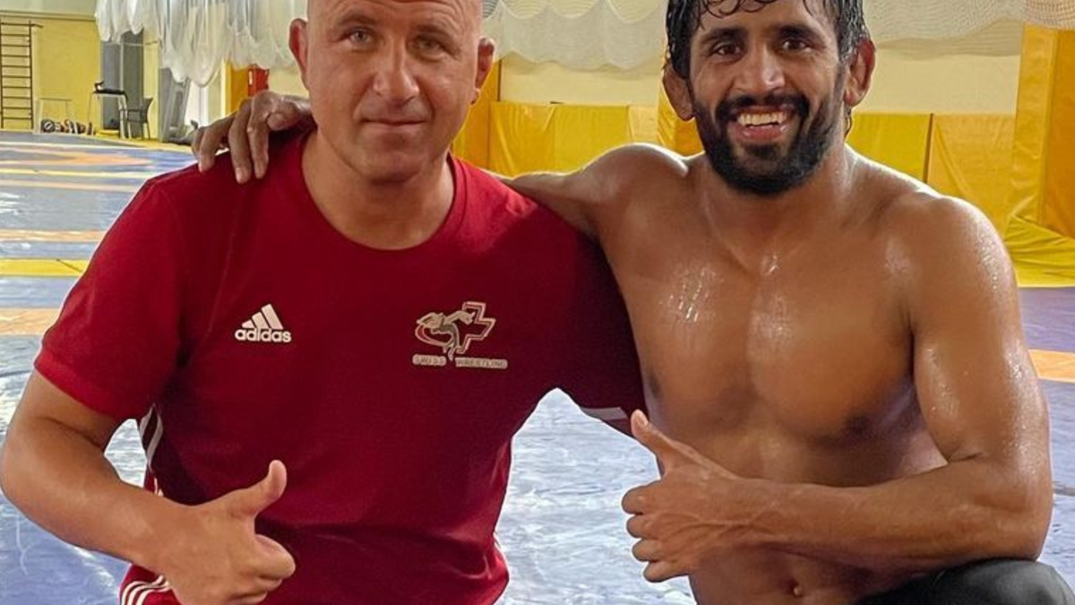 Bajrang Punia’s former coach Shako Bentinidis slams unprofessional wrestling federation, expresses solidarity with wrestlers