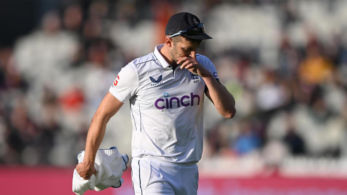 Mark Wood leaves Ashes warmup match with hamstring stiffness