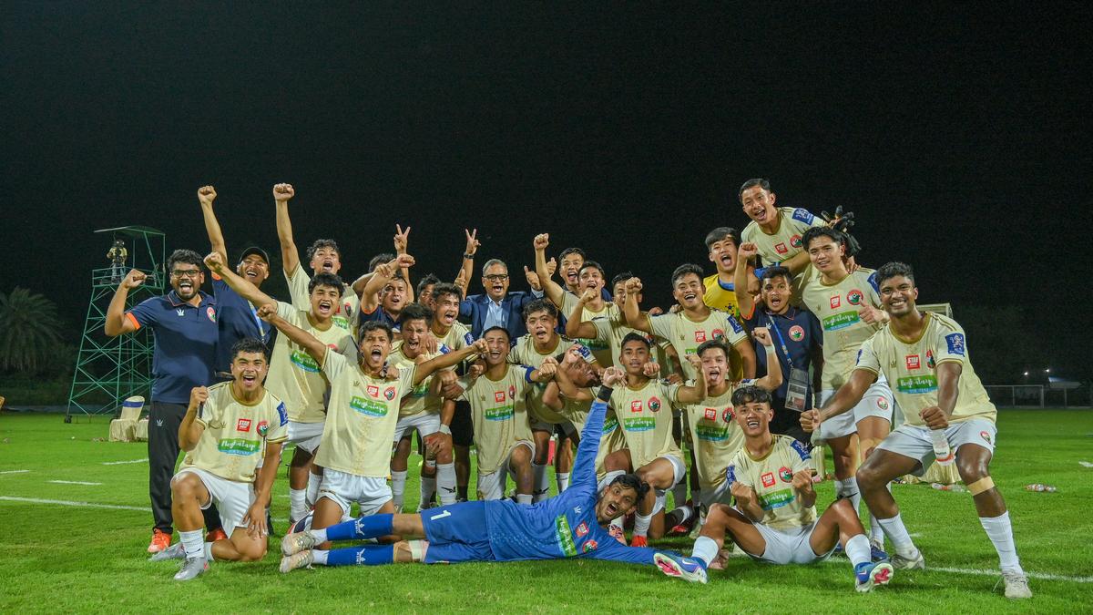 IFL 2025-26 – Shillong Lajong bat Diamond Harbor lors du dernier match de la saison