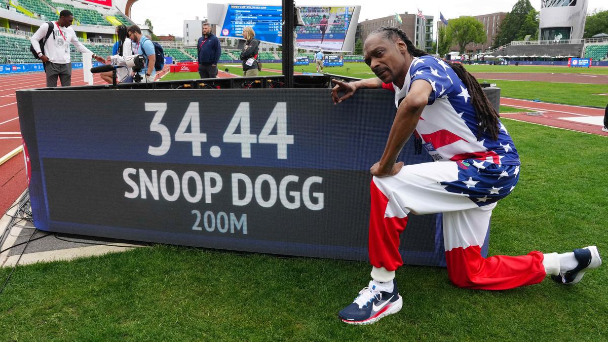 Snoop Dogg lights up US Olympic trials in sprint, commentary stint