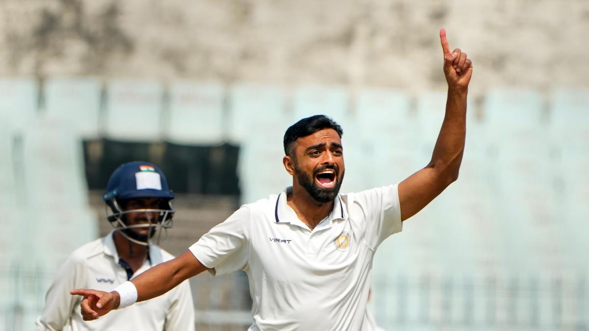 Jaydev Unadkat completes 300 wickets in Ranji Trophy for Saurashtra during final vs Bengal