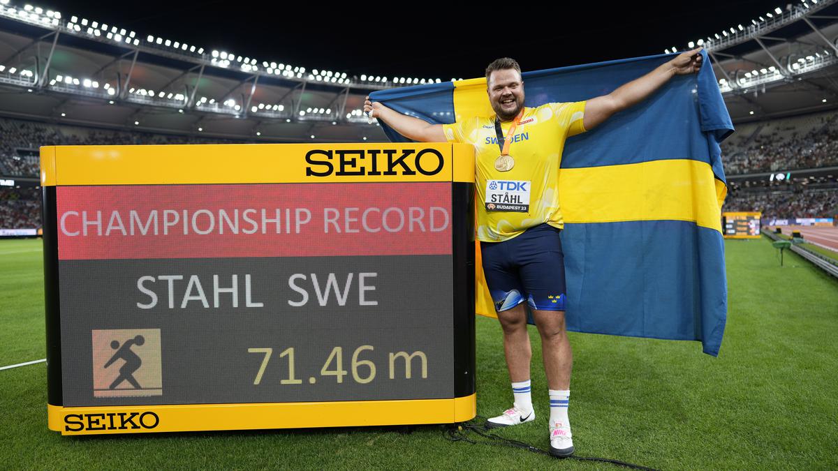 Video - World Athletics Championships 2023: Daniel Stahl wins discus gold with championship record throw on final attempt