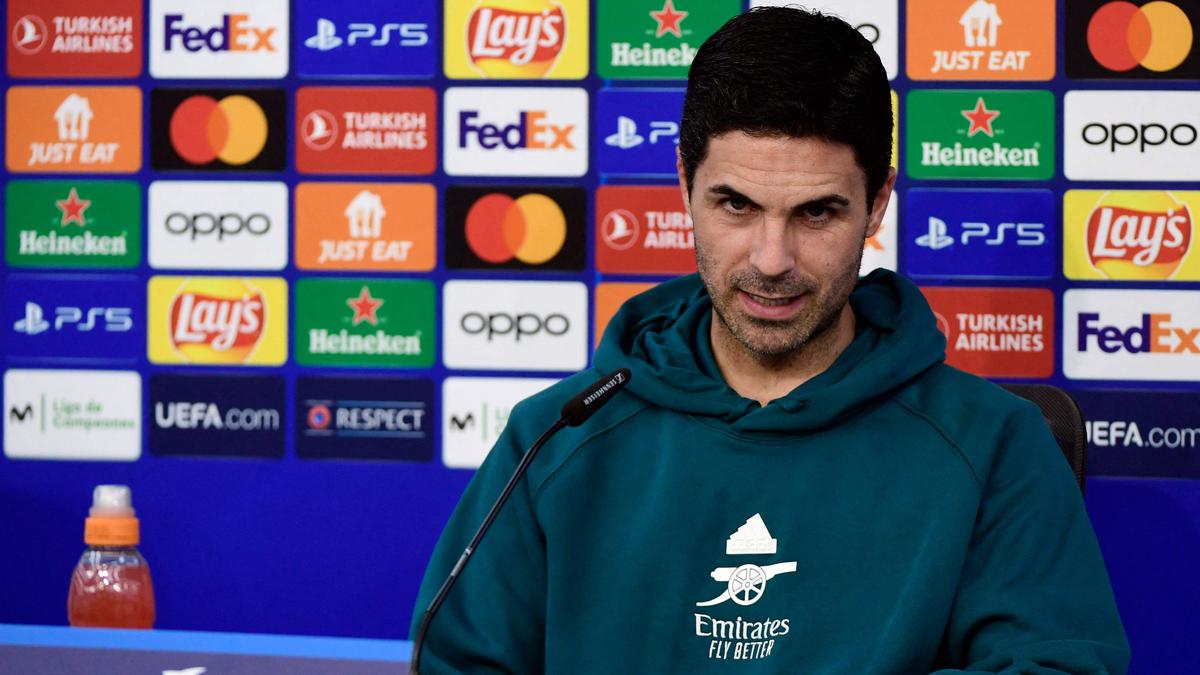 Premier League: Arteta backs Arsenal keeper Raya after criticism