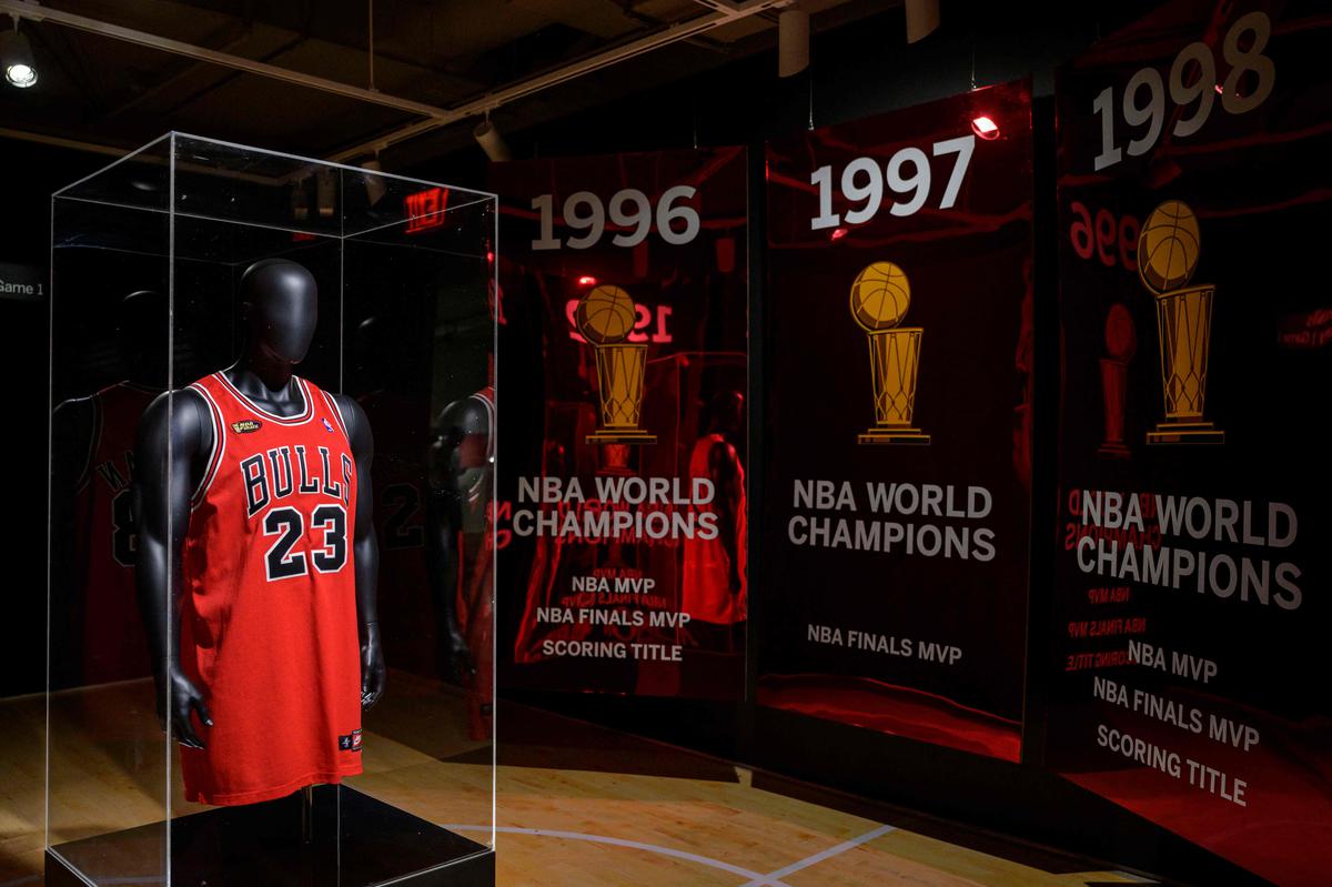 LeBron James NBA Finals jersey expected to fetch up to $5 million