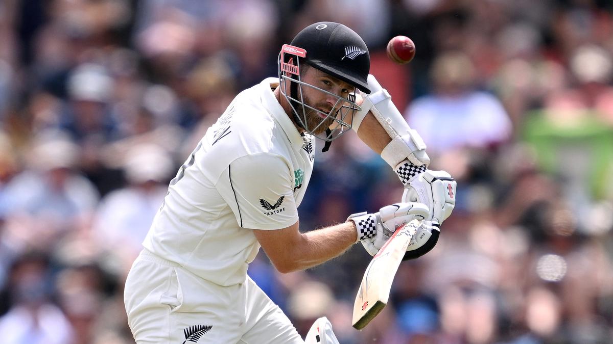 NZ vs ENG, 1st Test, Day 2 LIVE score: England set to begin innings with bat as Williamson’s 93 takes New Zealand to 319