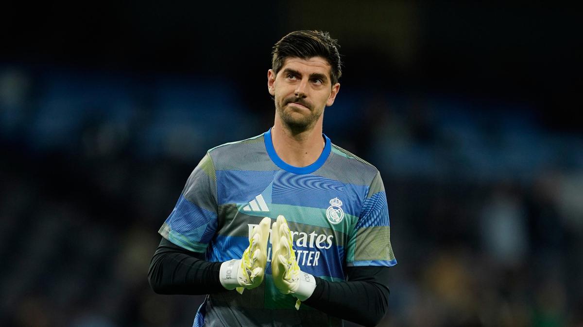 O goleiro do Real Madrid, Courtois, ficará afastado por seis semanas devido a uma lesão muscular na perna.