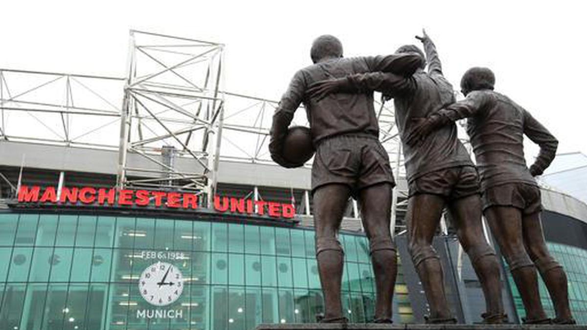 Manchester United invites Thai cave survivors to Old Trafford