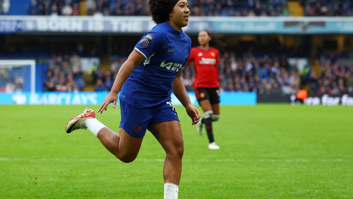 WSL: James hat-trick gives Chelsea 3-1 win over Man United