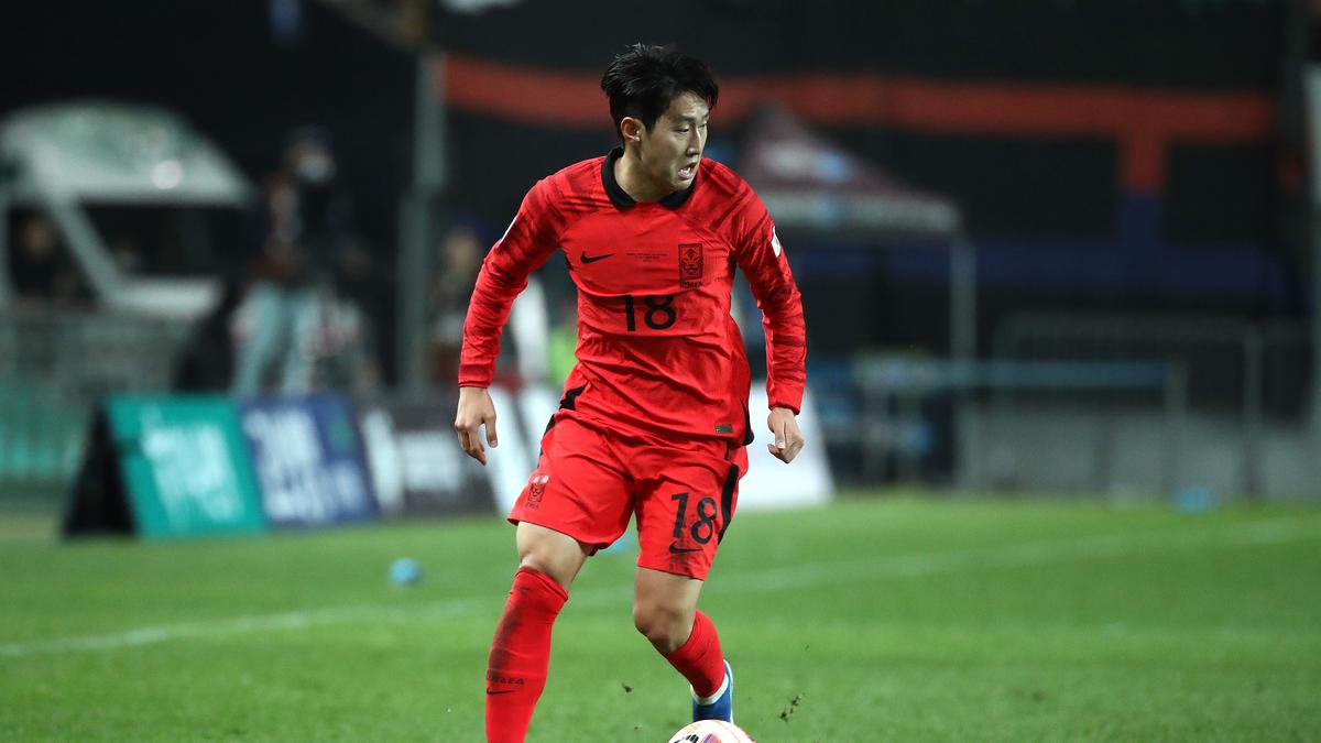 Lee must stay humble, says South Korea manager Klinsmann of PSG playmaker