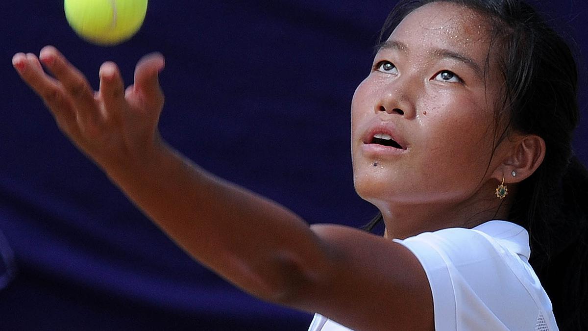 UTR Pro womens tennis tournament Jennifer edges past Vanshita