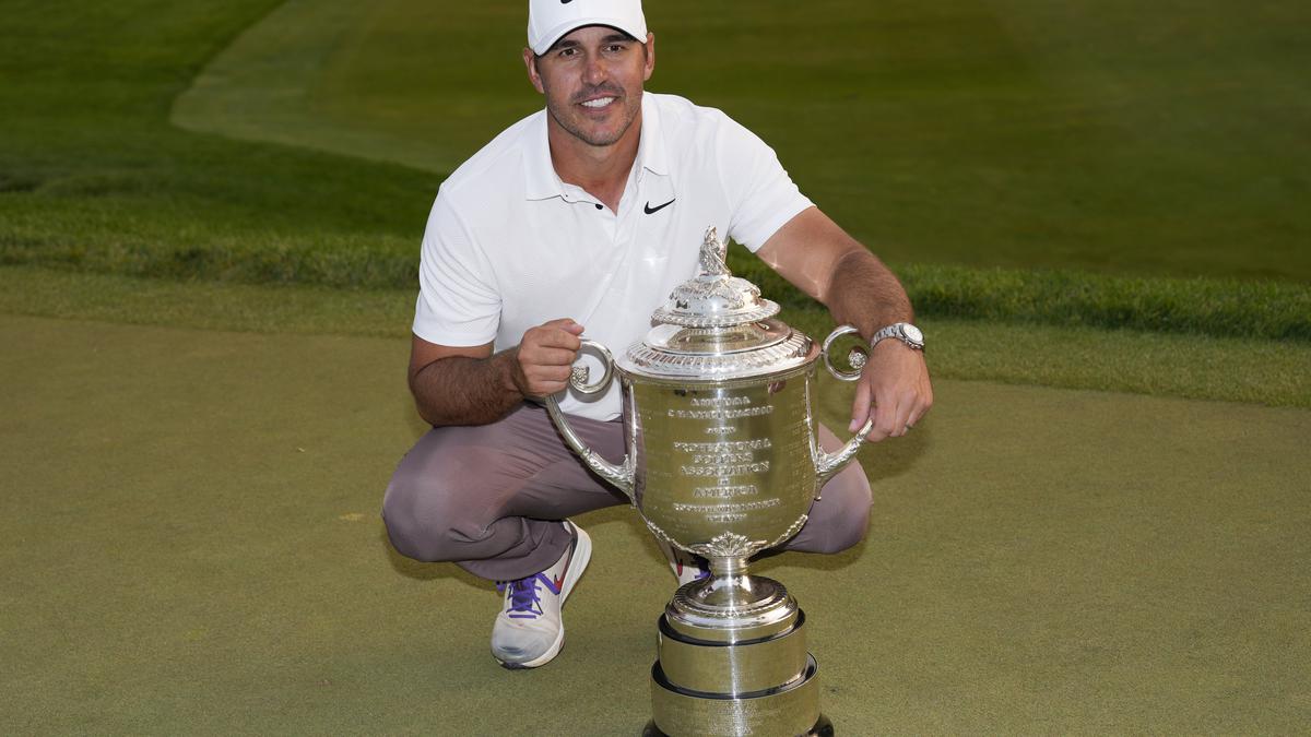 Brooks Koepka delivers one other main efficiency to win PGA