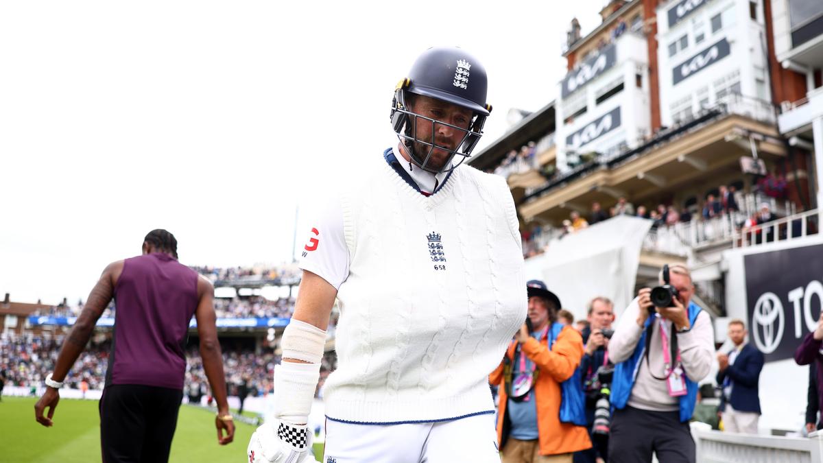 Chris Woakes ‘never considered not batting’ for England despite discloated shoulder