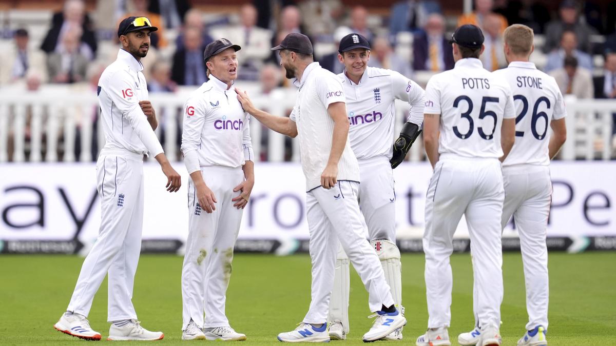 ENG vs SL, 2nd Test, Day 2 highlights: England 25/1 at Stumps after bowling Sri Lanka out for 196