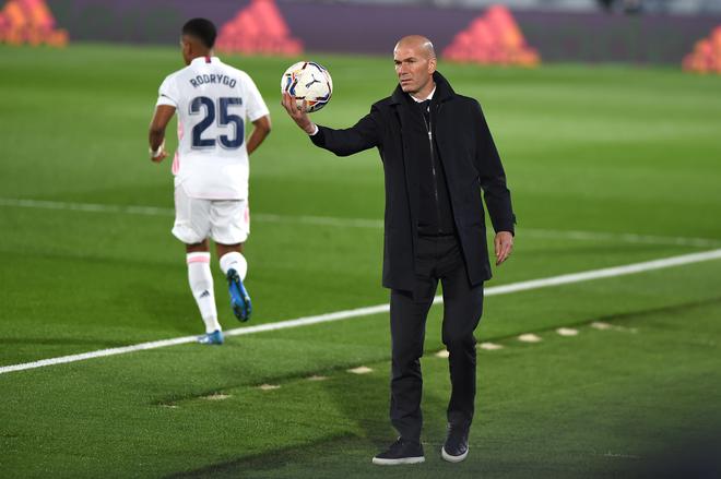 FOTO FILE: Zinedine Zidane meninggalkan Real Madrid setelah periode keduanya bertugas di akhir musim 2020-21. 