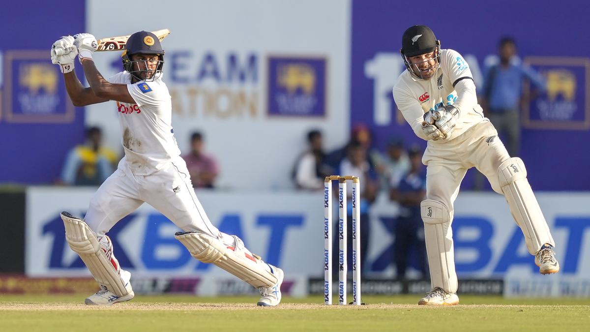 SL vs NZ, LIVE 2nd Test: Kamindu Mendis scores hundred for Sri Lanka vs New Zealand, Mathews departs for 88