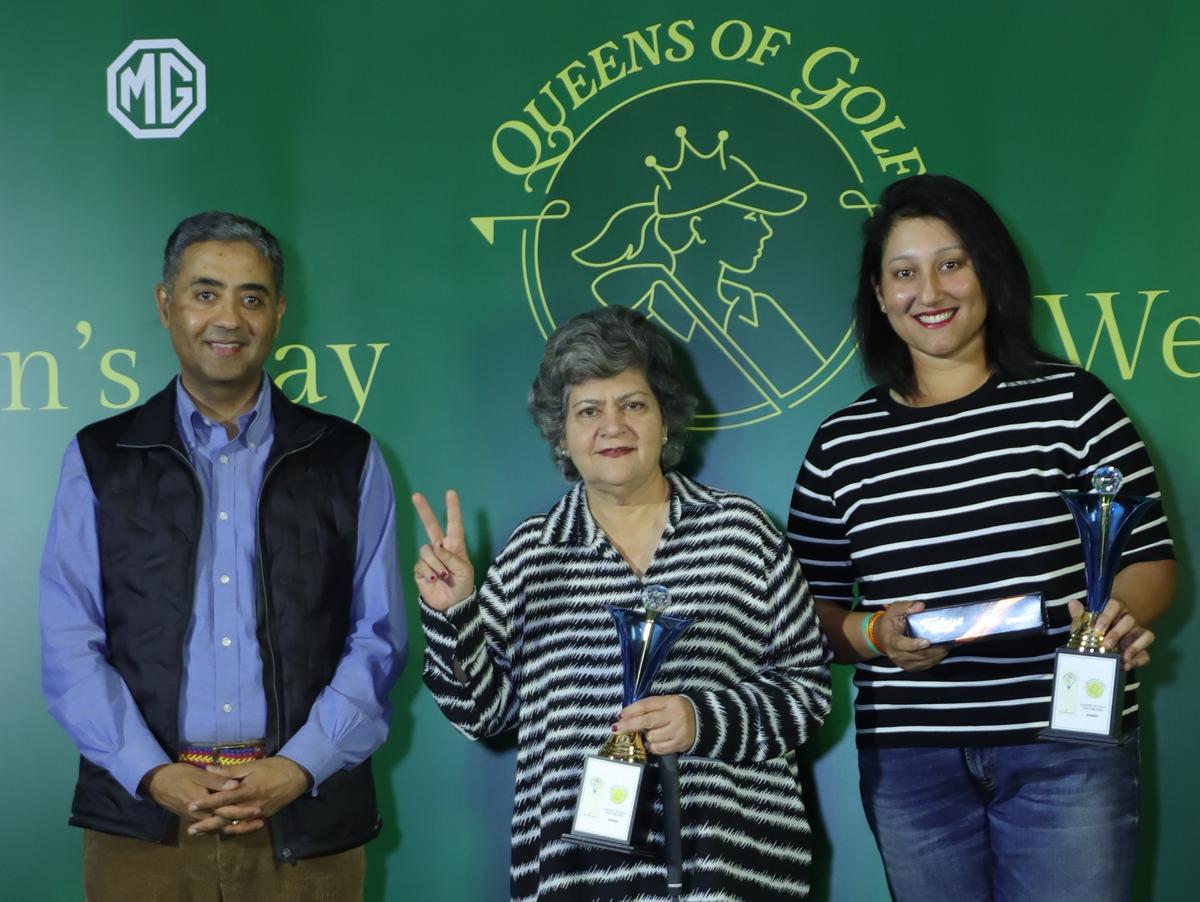 Champion team of Champika Sayal and Khushi Khanijau, on
receiving the trophy from Rohit Kumar (left), the Regional Manager of
HSBC Global in the Queens of Golf pro-am event in Gurugram. 