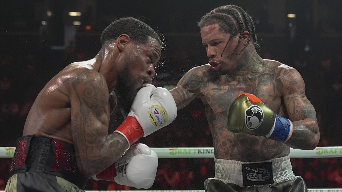 Davis retains WBA lightweight title with majority draw against Roach