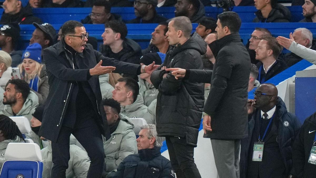 Arteta pede desculpas a Rosenior após briga desrespeitosa