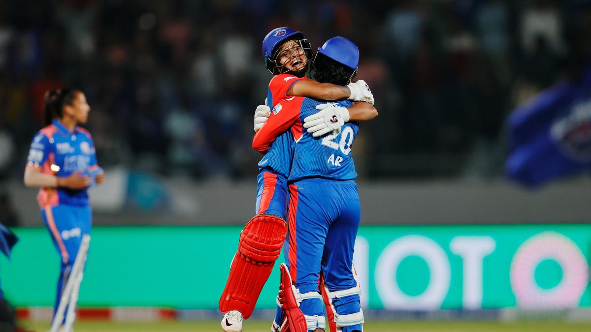 WPL 2025: Delhi Capitals clinches nail-biting two-wicket win over Mumbai Indians