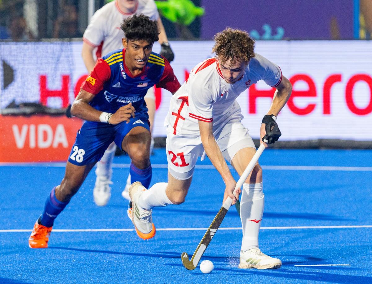 O atacante (nº 28) estava entre os prováveis da seleção nacional antes da Copa Sultan Azlan Shah de 2024 e da Copa das Nações e atualmente faz parte da seleção júnior na Copa do Mundo Júnior de 2025. O atacante (nº 28) estava entre os prováveis da seleção nacional antes da Copa Sultan Azlan Shah de 2024 e da Copa das Nações e atualmente faz parte da seleção júnior na Copa do Mundo Júnior de 2025.