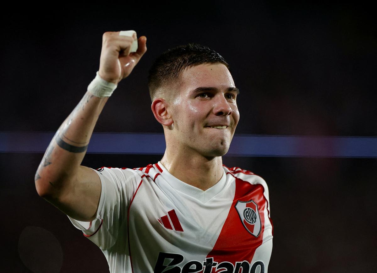 Fotografie File: Local Media File Fotografie: Lokálne médiá vo veľkej miere oceňovali najnovšie divoch, ktoré vychádzajú z argentínskeho futbalu.