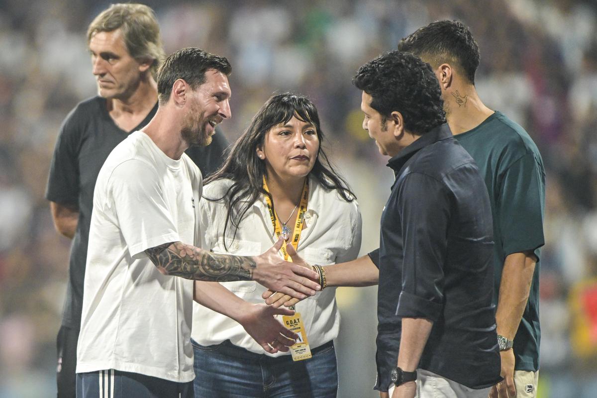 Tendulkar presented a No.10 jersey signed by him to Messi, while the Argentine World Cup-winning captain reciprocated with a football.